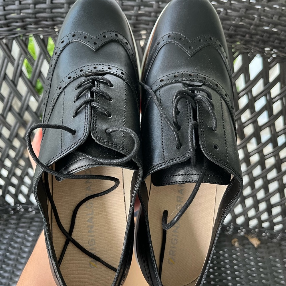 New in box Women’s Black Oxford Shoes Size 9
